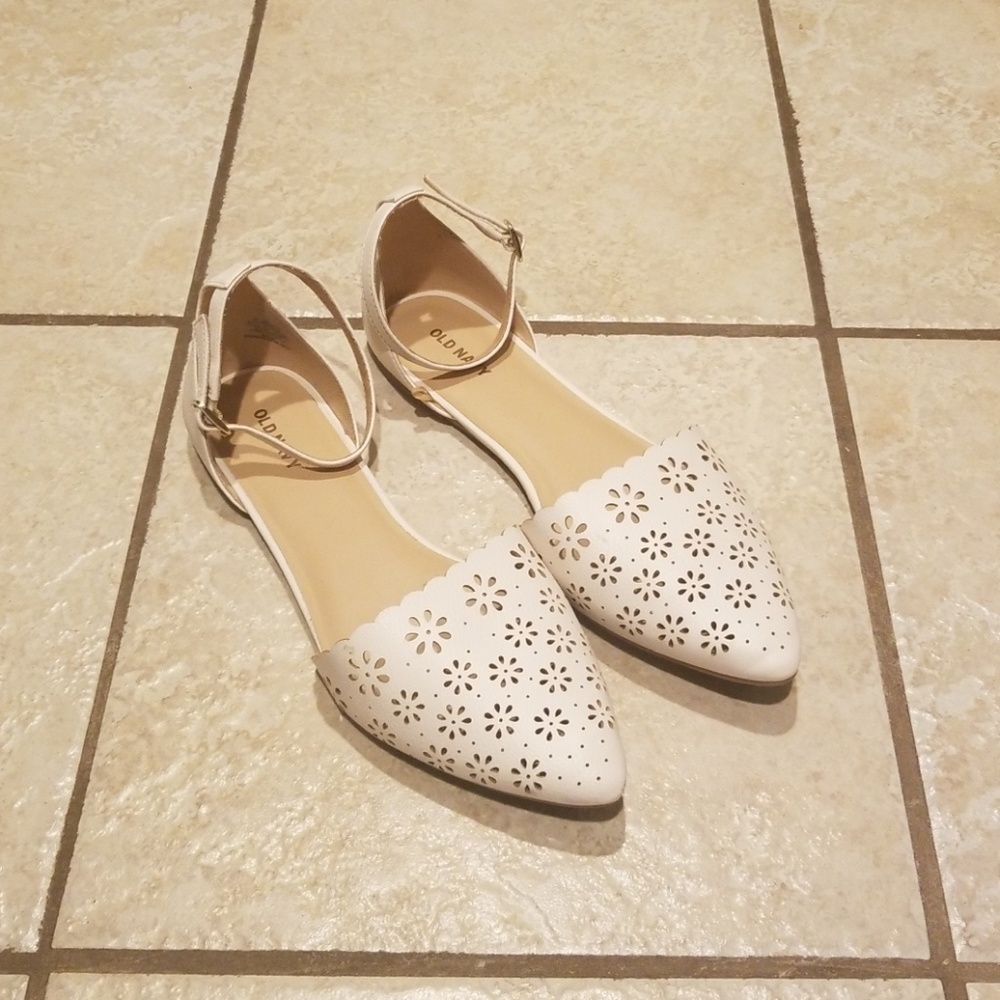 Old Navy| Pointy Toe Flats
